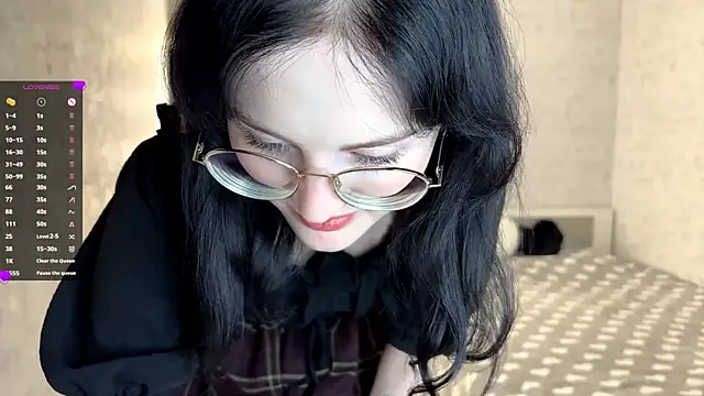 FakeLamb online show from October 19, 2025, 9:15 pm