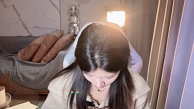 Lixinel-520 online show from November 30, 2025, 1:04 pm