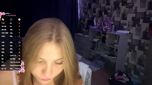 SwiiSweet online show from November 18, 2025, 6:23 pm