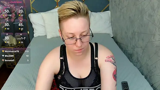 AlexandraGreen online show from September 15, 2025, 3:50 am