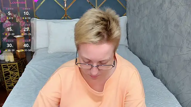 AlexandraGreen online show from October 12, 2025, 9:03 pm