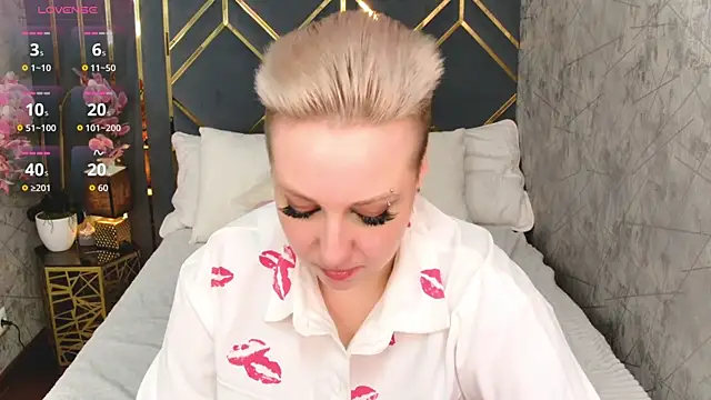 AlexandraGreen online show from November 27, 2025, 9:06 pm