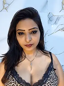 QUEEN-ADITI online show from April 10, 2026, 5:28 pm