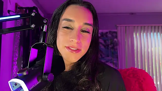 xoFrankie online show from April 14, 2026, 1:00 am