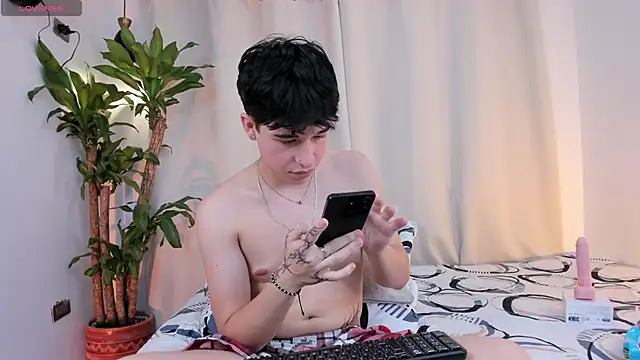 mrhot night online show from April 19, 2026, 11:07 pm