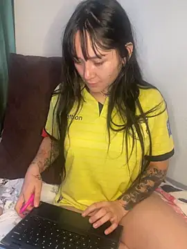 Snapshot of saraycat_ chatting on October 16, 2025, 1:56 pm saraycat  online show from October 16, 2025, 1:56 pm