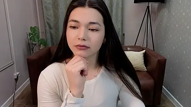 Snapshot of Albi_Glow chatting on November 16, 2025, 4:40 am Albi Glow online show from November 16, 2025, 4:40 am