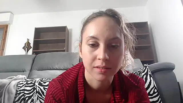 L Sofia online show from October 24, 2025, 2:13 pm