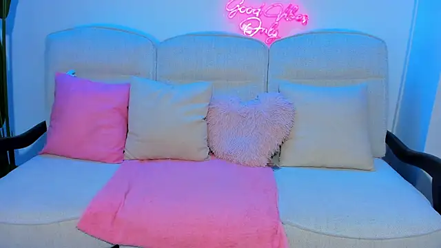 JessicaSky  online show from April 6, 2026, 7:59 pm