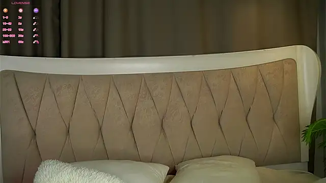 Snapshot of MarciDarugar chatting on October 8, 2025, 3:09 pm MarciDarugar online show from October 8, 2025, 3:09 pm