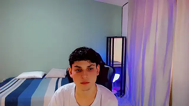 dilan hott  online show from September 12, 2025, 8:31 pm