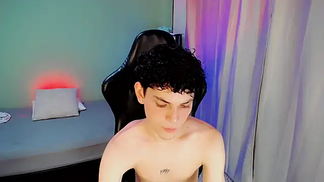 dilan hott  online show from September 16, 2025, 8:32 pm