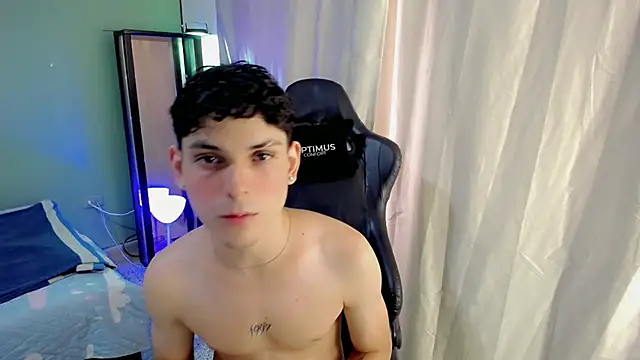 dilan hott  online show from November 23, 2025, 5:46 pm