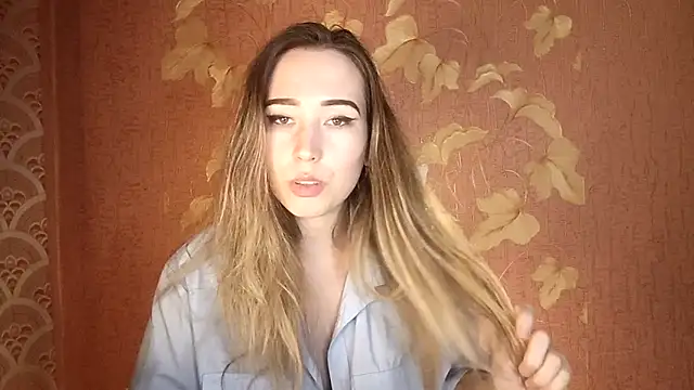 Awora Wolf online show from September 18, 2025, 8:33 pm