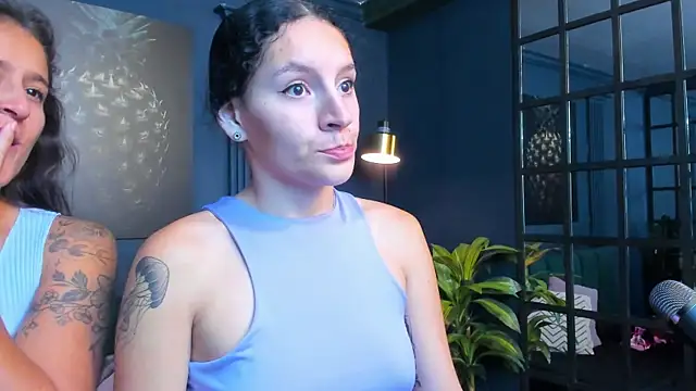 Snapshot of aliceandsia chatting on October 6, 2025, 12:13 pm aliceandsia online show from October 6, 2025, 12:13 pm