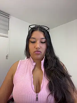 SharaRous online show from May 31, 2026, 1:14 am