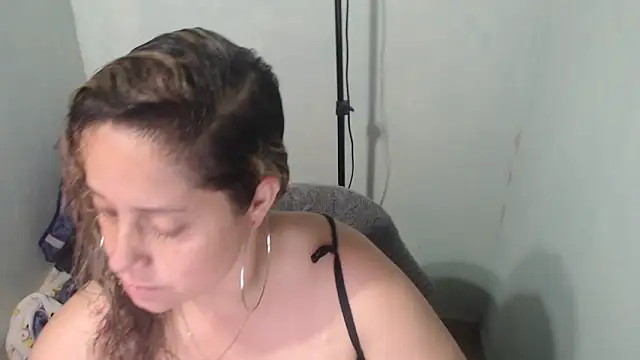 Snapshot of Brenda_bigtitis chatting on February 16, 2026, 7:32 pm Brenda bigtitis online show from February 16, 2026, 7:32 pm