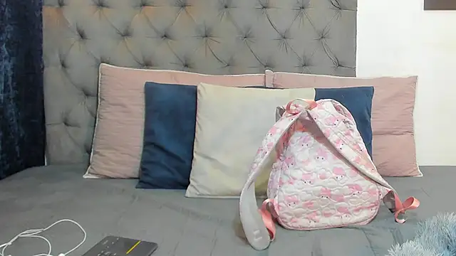 nahiroby ebony online show from March 28, 2026, 3:11 pm