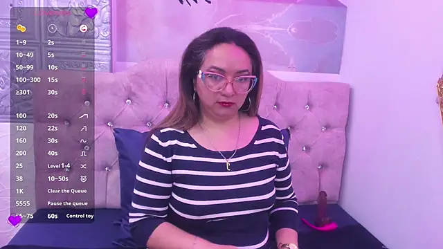 leyla smithh online show from October 18, 2025, 12:17 pm