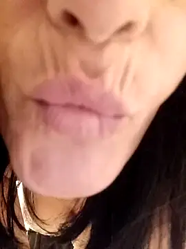 Gecenin Kralicesi online show from September 14, 2025, 6:18 pm