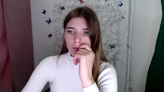 JuiceLips   online show from September 17, 2025, 12:40 pm