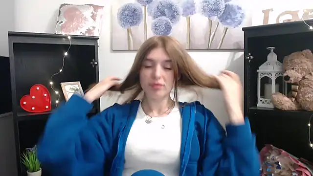 JuiceLips   online show from October 7, 2025, 2:36 pm