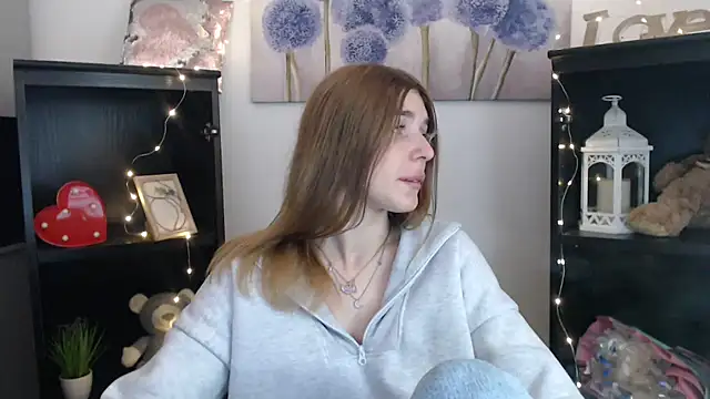 JuiceLips   online show from October 9, 2025, 9:18 am