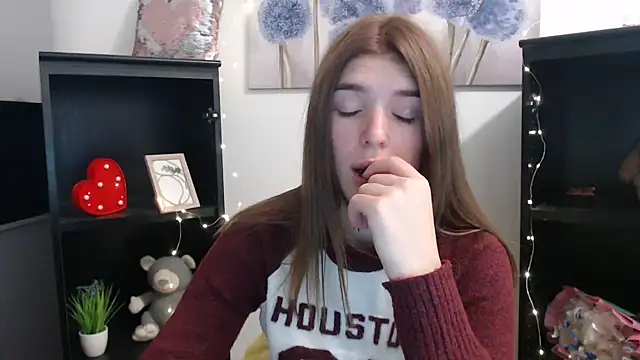 JuiceLips   online show from October 22, 2025, 1:00 pm