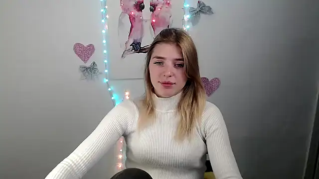 JuiceLips   online show from December 1, 2025, 2:11 pm