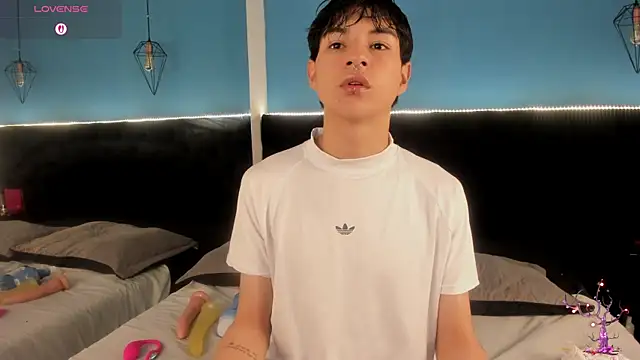 AleAurarashi online show from September 8, 2025, 10:09 pm