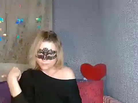 Miss Nona online show from November 10, 2025, 3:22 pm