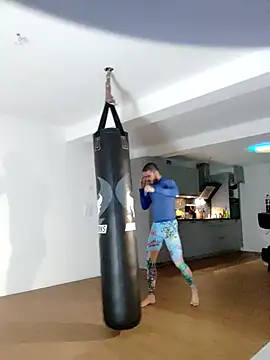 Snapshot of EyesNeverLies chatting on October 11, 2025, 11:03 pm EyesNeverLies online show from October 11, 2025, 11:03 pm