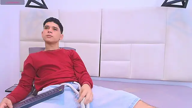 Snapshot of aron_twink66 chatting on September 24, 2025, 3:15 pm aron twink66 online show from September 24, 2025, 3:15 pm