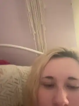 Snapshot of imawhorenslut19 chatting on April 11, 2026, 7:02 am imawhorenslut19 online show from April 11, 2026, 7:02 am