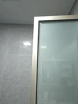 Snapshot of AAASuck chatting on October 31, 2025, 2:29 pm AAASuck online show from October 31, 2025, 2:29 pm