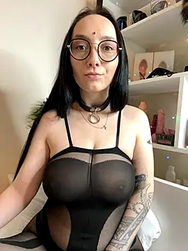 Snapshot of Jinhee_Tiny chatting on September 29, 2025, 9:03 am Jinhee Tiny online show from September 29, 2025, 9:03 am