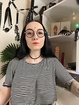 Snapshot of Jinhee_Tiny chatting on October 1, 2025, 9:37 am Jinhee Tiny online show from October 1, 2025, 9:37 am