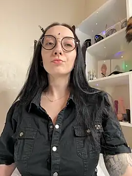 Snapshot of Jinhee_Tiny chatting on October 14, 2025, 1:23 pm Jinhee Tiny online show from October 14, 2025, 1:23 pm