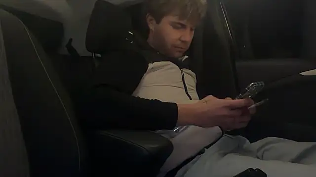 Snapshot of RioBlaze chatting on March 4, 2026, 6:47 pm RioBlaze online show from March 4, 2026, 6:47 pm