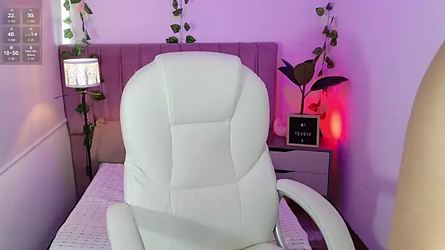 Snapshot of VioletBlacke_ chatting on November 6, 2025, 3:02 pm VioletBlacke online show from November 6, 2025, 3:02 pm