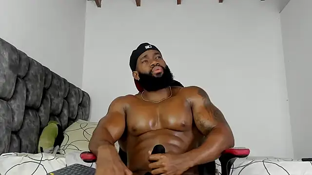 james musclebbc online show from November 3, 2025, 12:39 pm