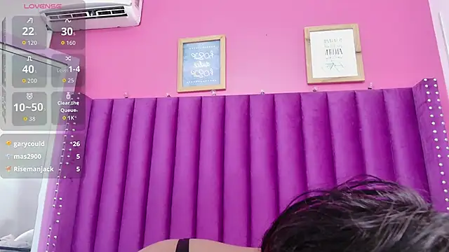 cosplaydate online show from October 4, 2025, 2:42 am