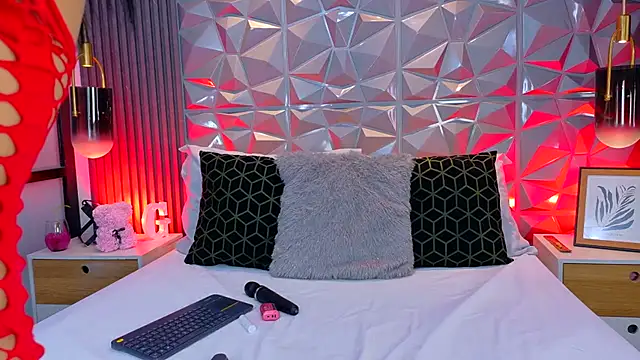 AshleyBaker1 online show from November 7, 2025, 2:39 pm