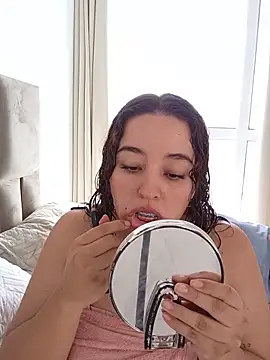 LoanaSantos online show from May 22, 2026, 3:50 pm