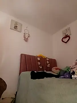 Liahdiaz  online show from September 22, 2025, 4:03 am