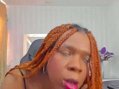 LicyEvans1 online show from October 28, 2025, 1:47 pm