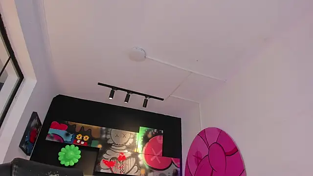 miIa bratz online show from February 24, 2026, 7:34 pm