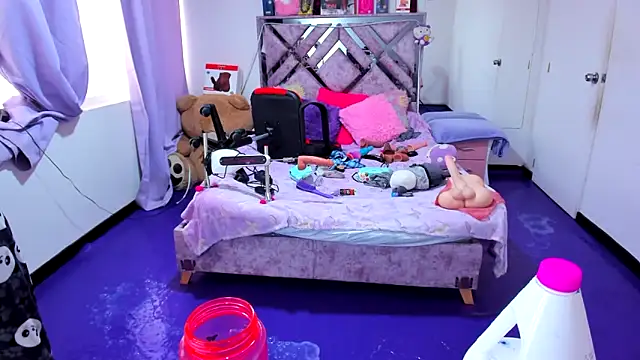 Luna Analya online show from March 13, 2026, 2:01 pm