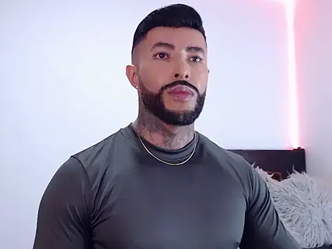 andrea de lucaa online show from October 11, 2025, 2:44 am