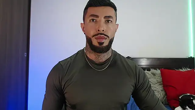 andrea de lucaa online show from April 14, 2026, 4:29 am